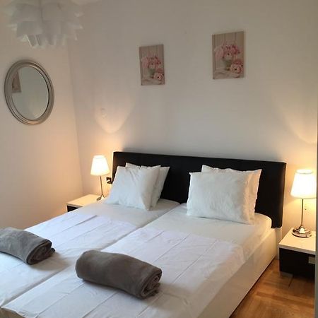 Apartments Papalinna By Moro Malinska Room photo