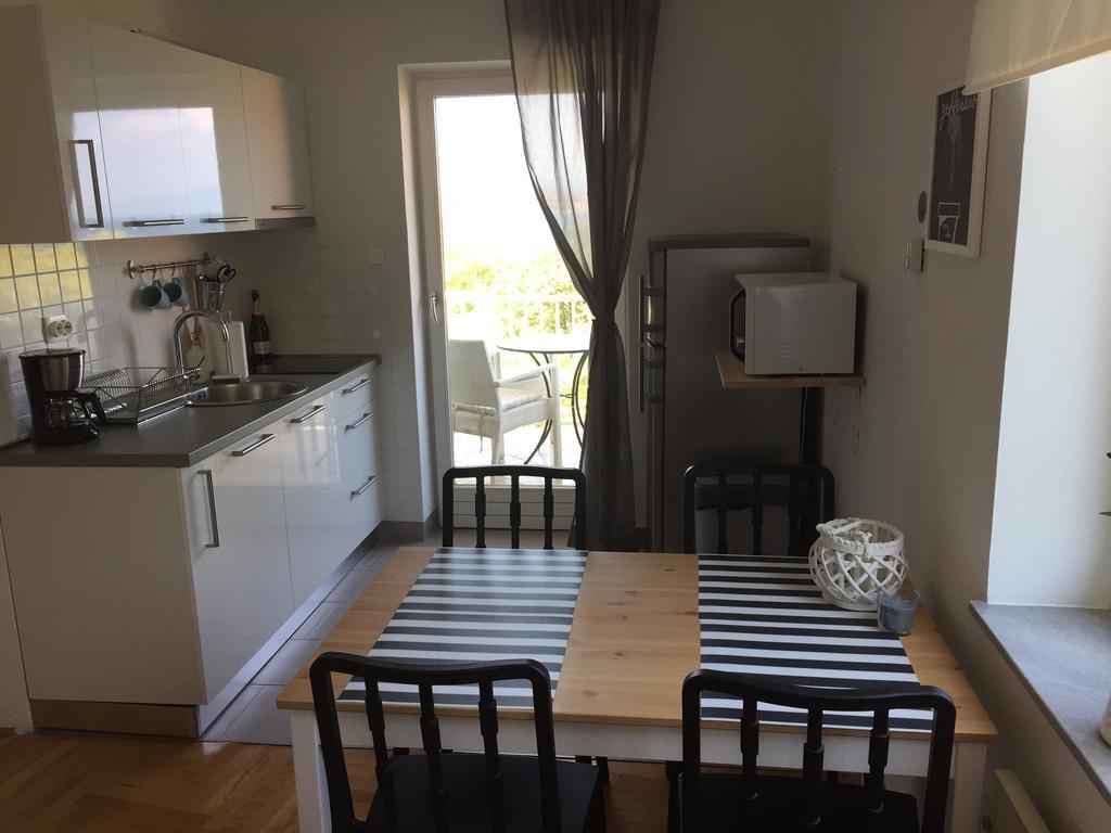 Apartments Papalinna By Moro Malinska Room photo