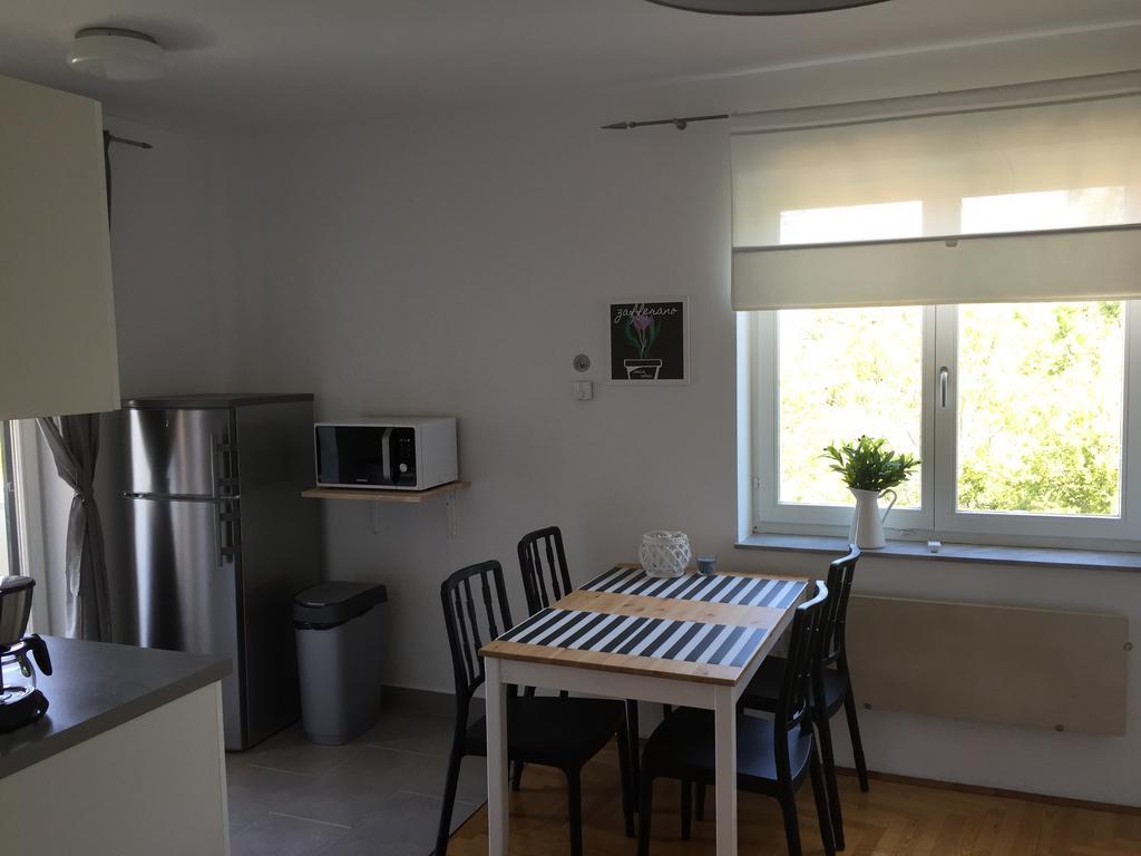 Apartments Papalinna By Moro Malinska Room photo