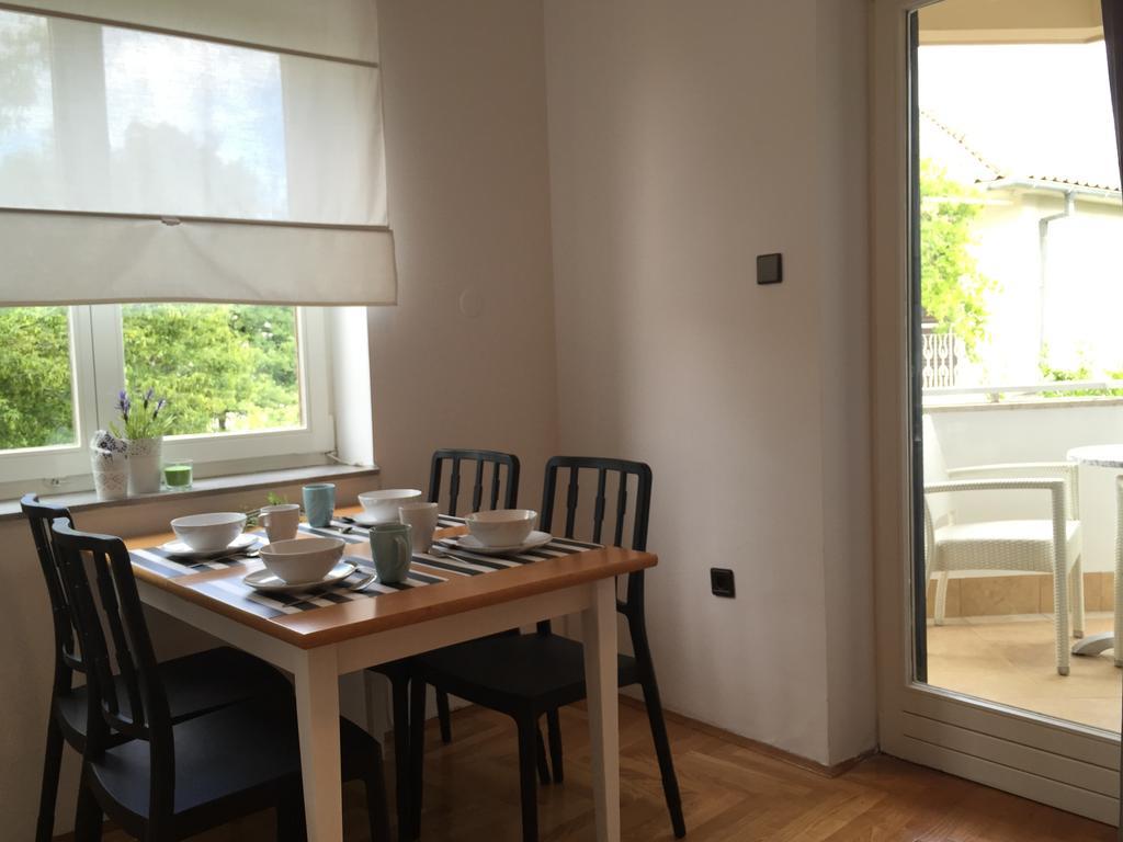 Apartments Papalinna By Moro Malinska Room photo