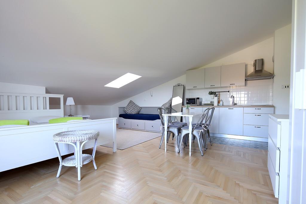 Apartments Papalinna By Moro Malinska Exterior photo
